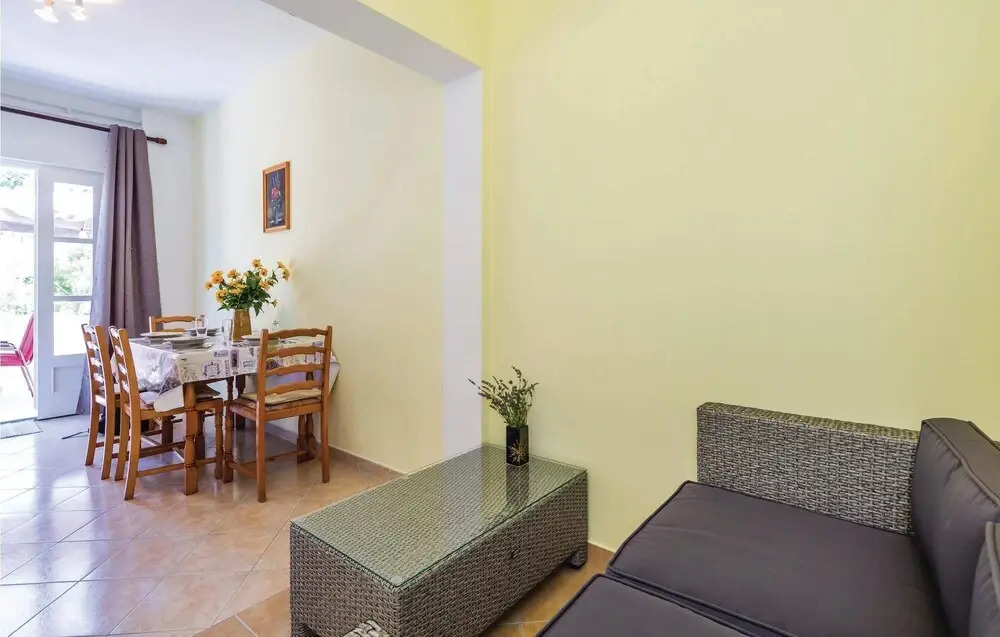 Beautiful Home in Kampor With Wifi and 2 Bedrooms