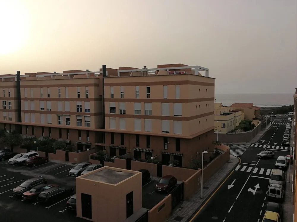 Alquilaencanarias-Medano, Cabezo beach & pool