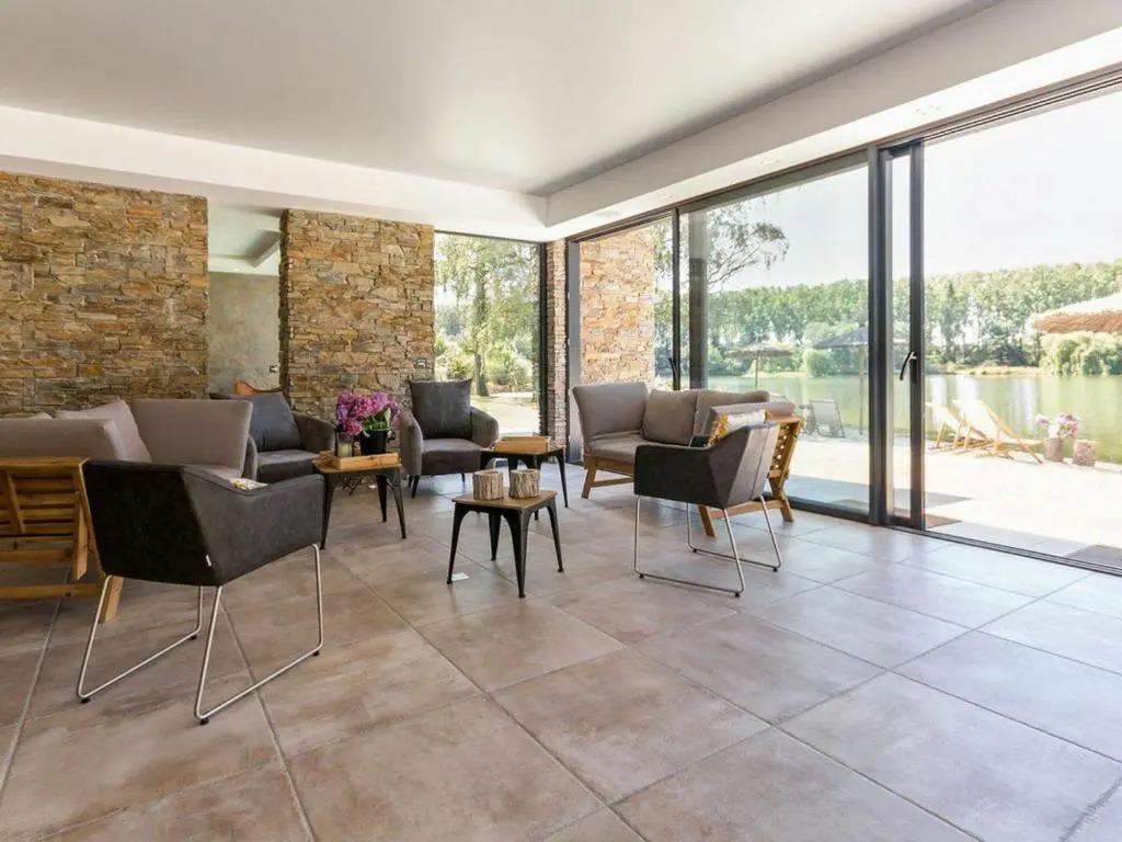 Villa Contemporaine avec Spa, Sauna, Piscine et Île Privative près de Nantes - FR-1-306-866