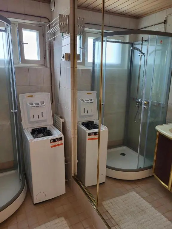 Large apartment with 4 bedrooms, central location