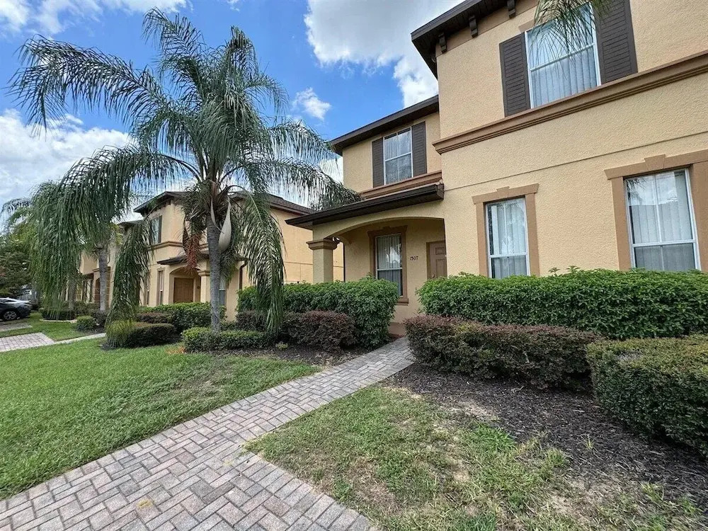 1307-4-CA-Townhome at Regal Palms