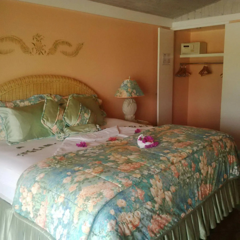 Coco Reef Resort & Spa