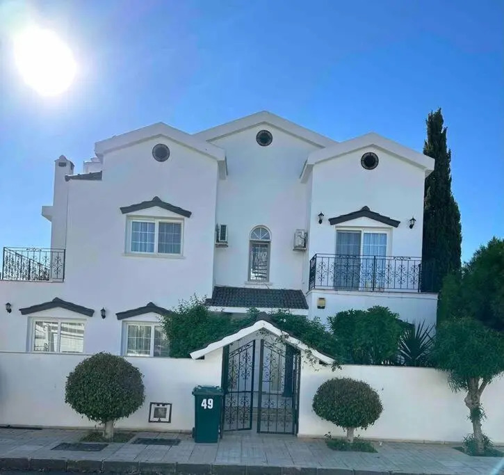 Beautiful 5 bed Villa with Pool