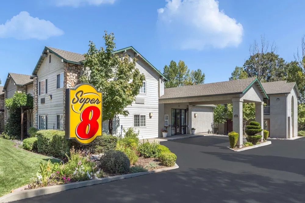 Creekside Inn & Suites