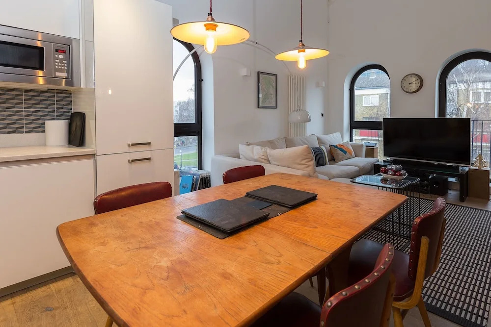 2 Bedroom Flat Near Hackney Wick
