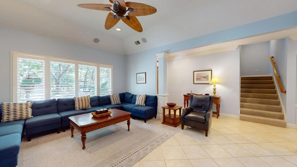1 Troon Dr
