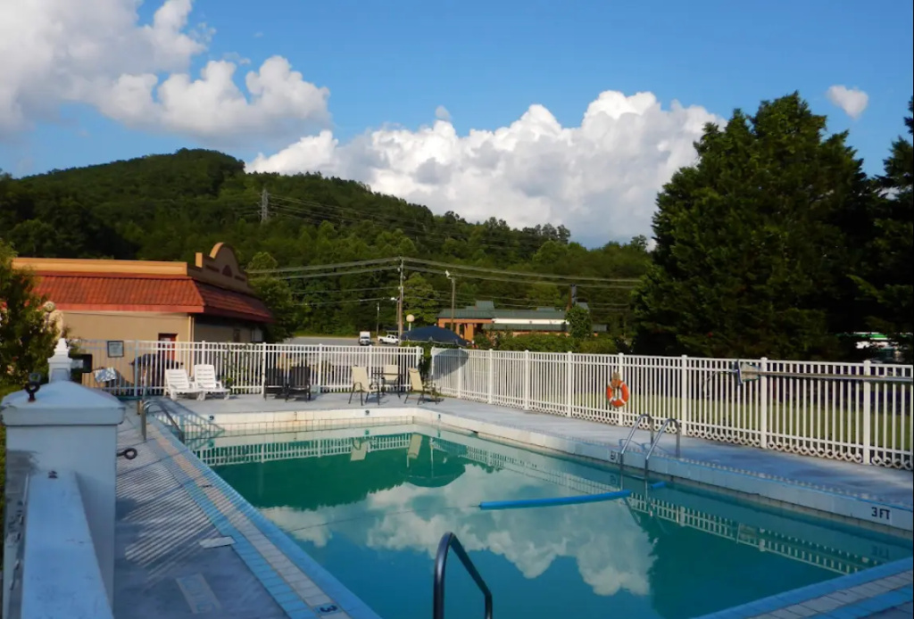 Amercias Best Value Inn - Marion