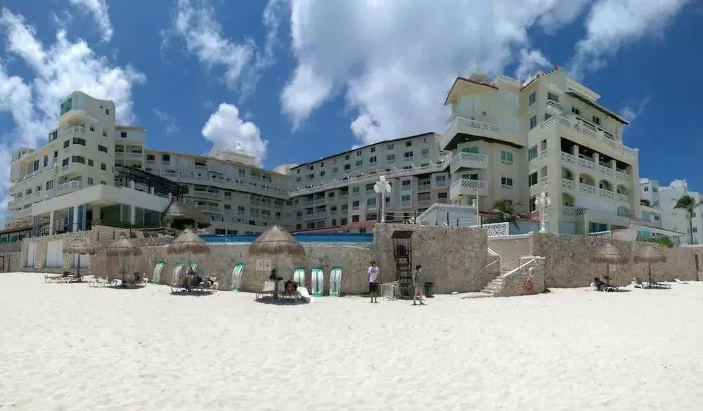 Cancun Plaza Condo Mexico