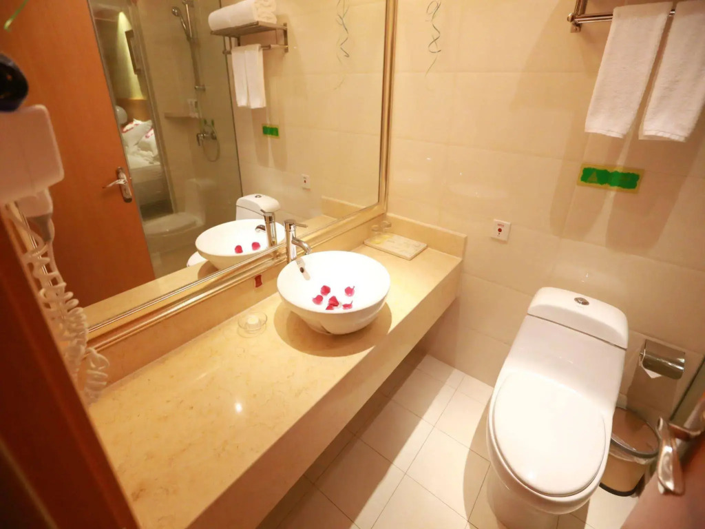 Vienna International Hotel Shenyang Railway Station