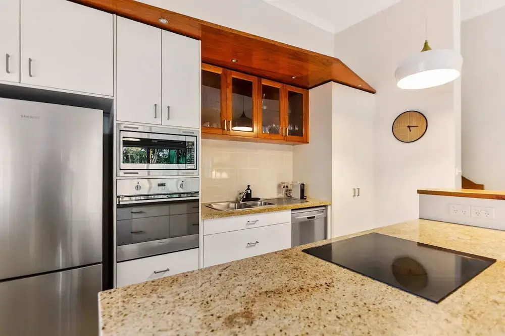 Melaleuca Hideaway - Beach Pool Free Parking