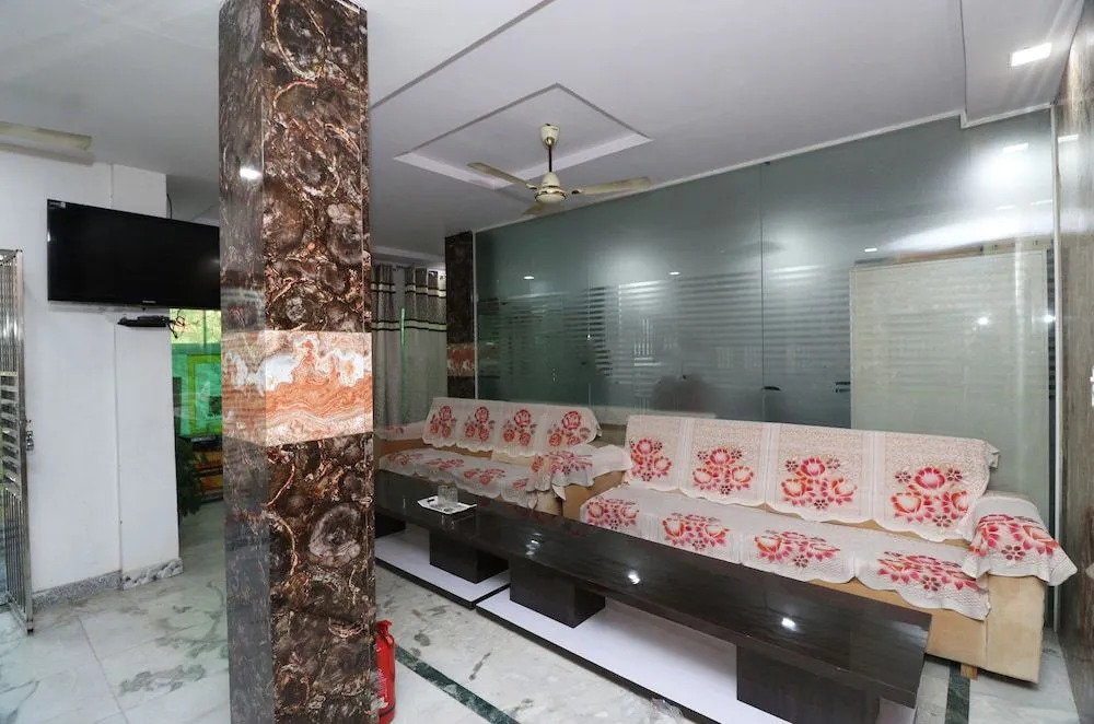 OYO Flagship 23207 Hotel Raj Shree