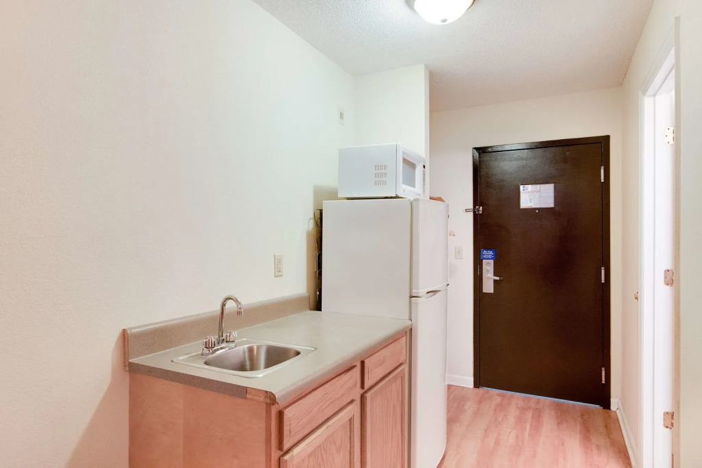 Motel 6-Hinesville, GA