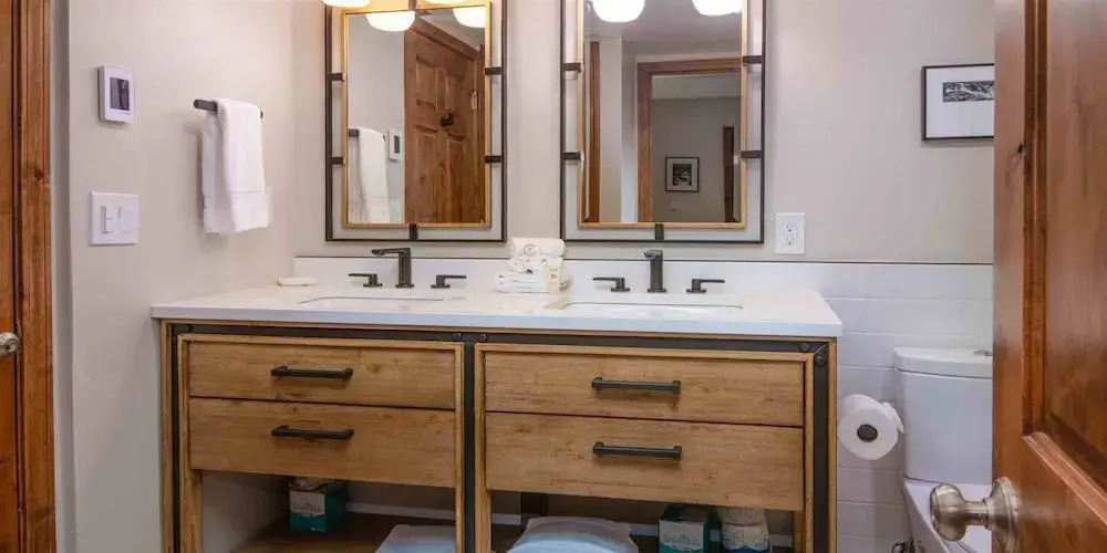 2 Bedroom Condo in Lionshead Village - Walk to Lifts