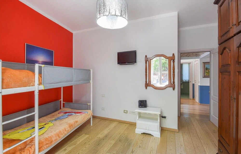 Nice Apartment in Genova With Wifi and 3 Bedrooms
