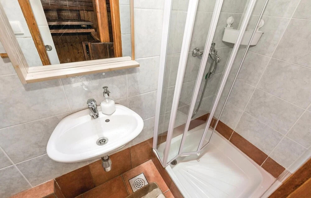 Awesome Home in Novalja With Wifi and 2 Bedrooms
