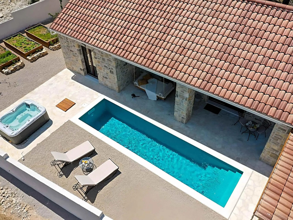 Wonderful Holiday Home in Pridraga with Wellness