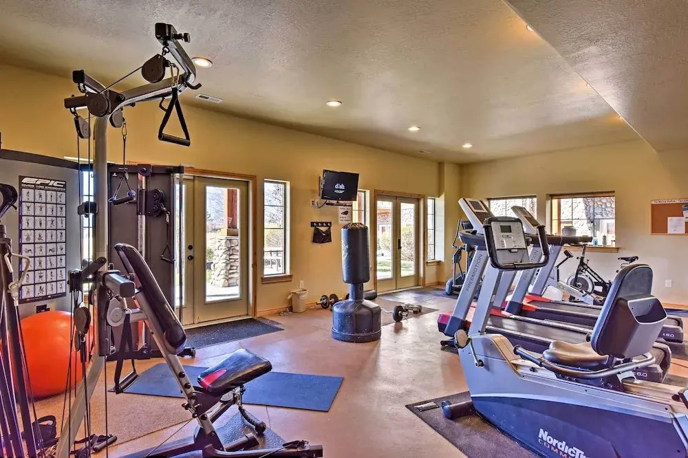 Ski, Hike & Relax: Eden Condo w/ Hot Tub Access