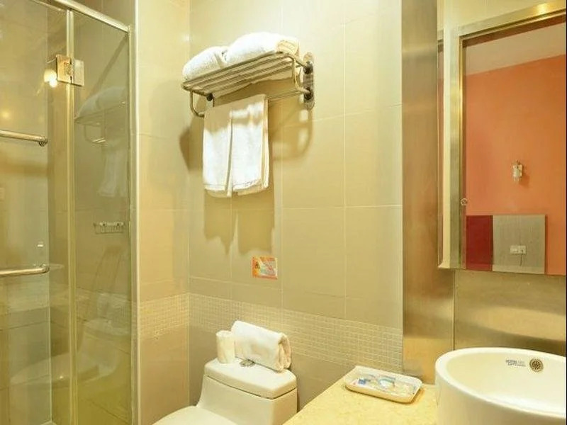 Motel 168 Qingdao Hua Yang Road Inn