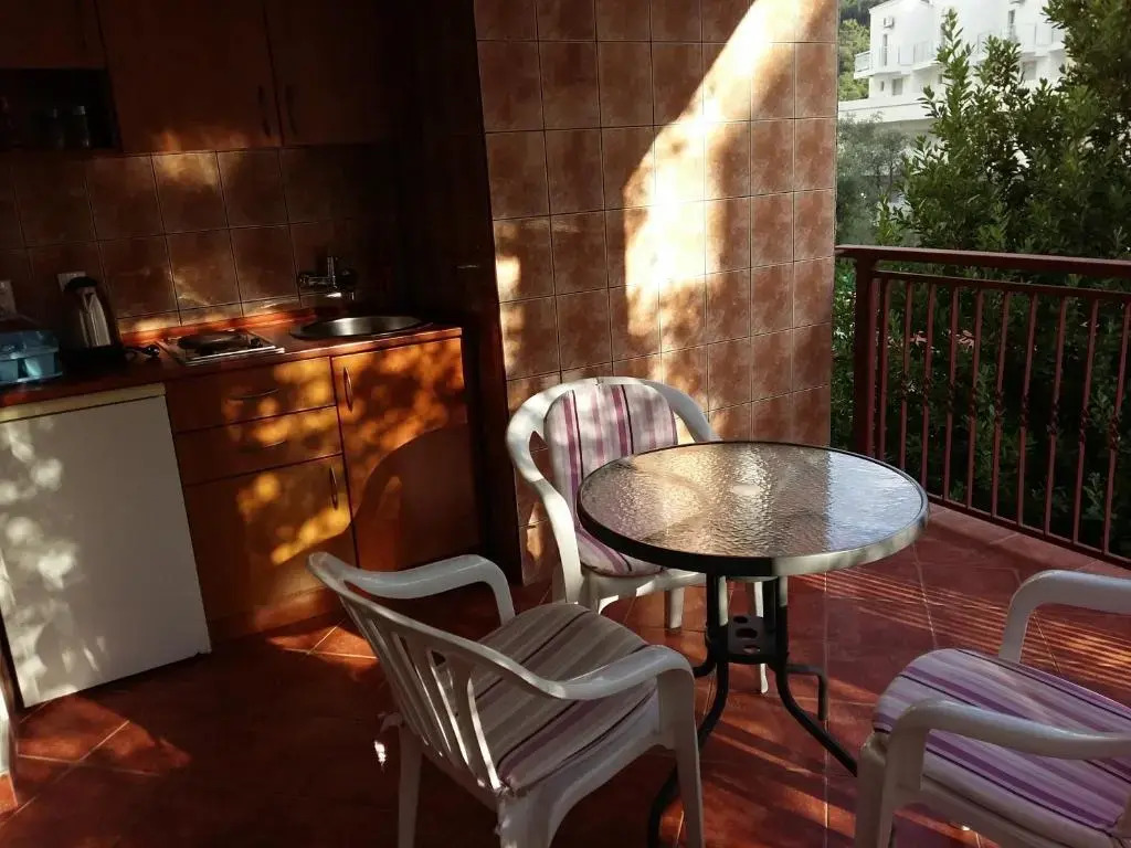 Lazar Apartments