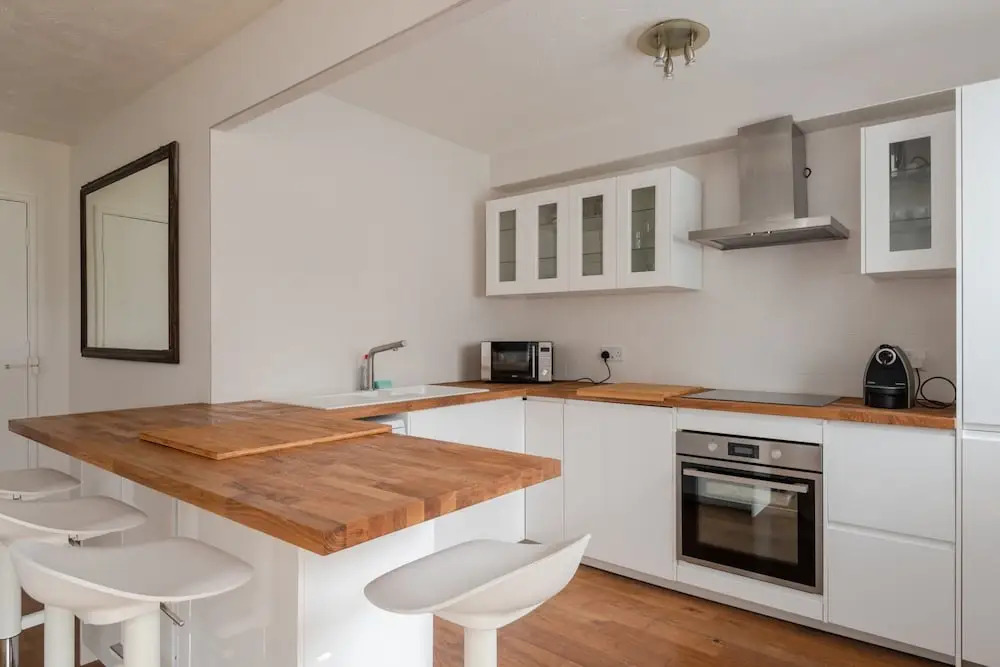 Lovely Landed Home near Wimbledon, sleeps 4