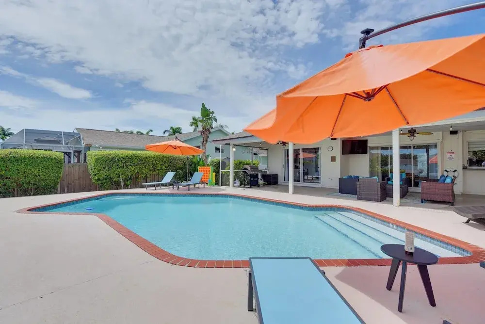 3 Mi to Dtwn Bradenton: Family Home w/ Pool!