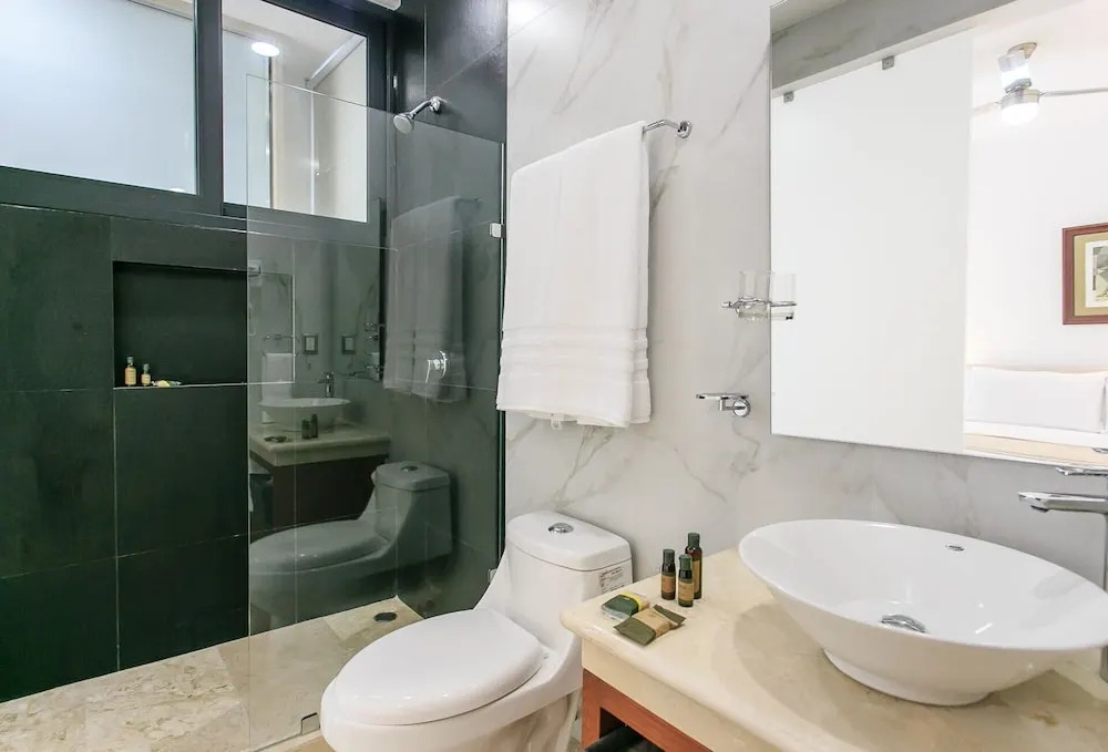 Menesse-2 Bedroom+Steps To The Ocean+Internet