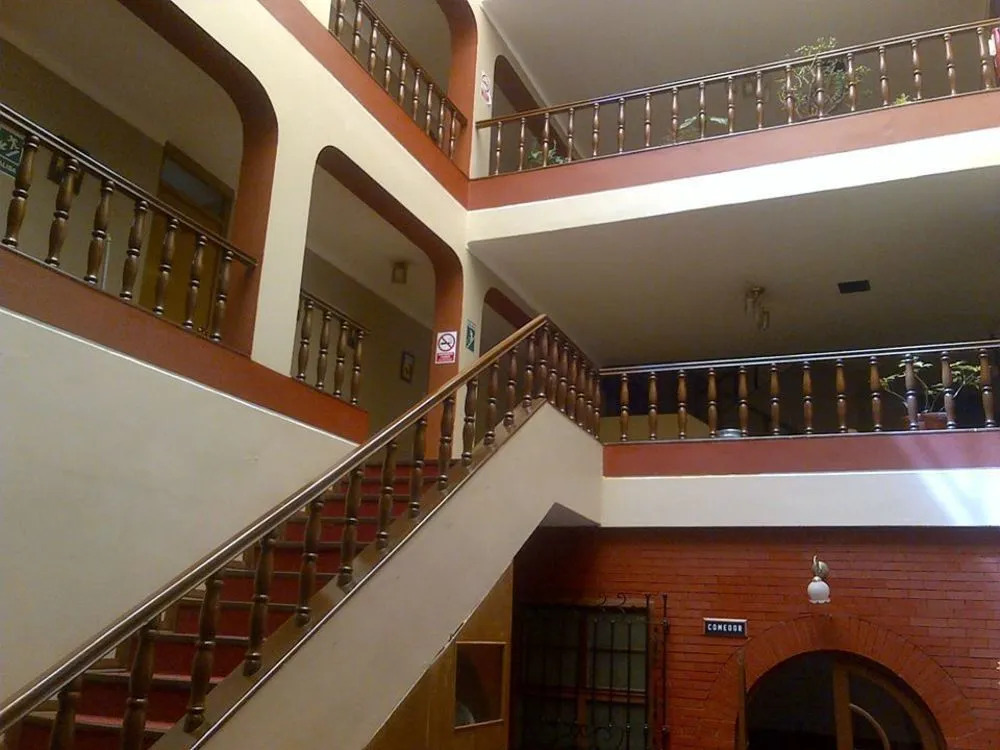 Hostel Sillustani Inn Puno