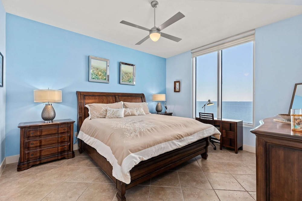 Sapphire Beach - Breathtaking 26th Floor - Views