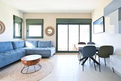 Sunny Sky Balcony - Gordon Beach- Ben Yehuda 114