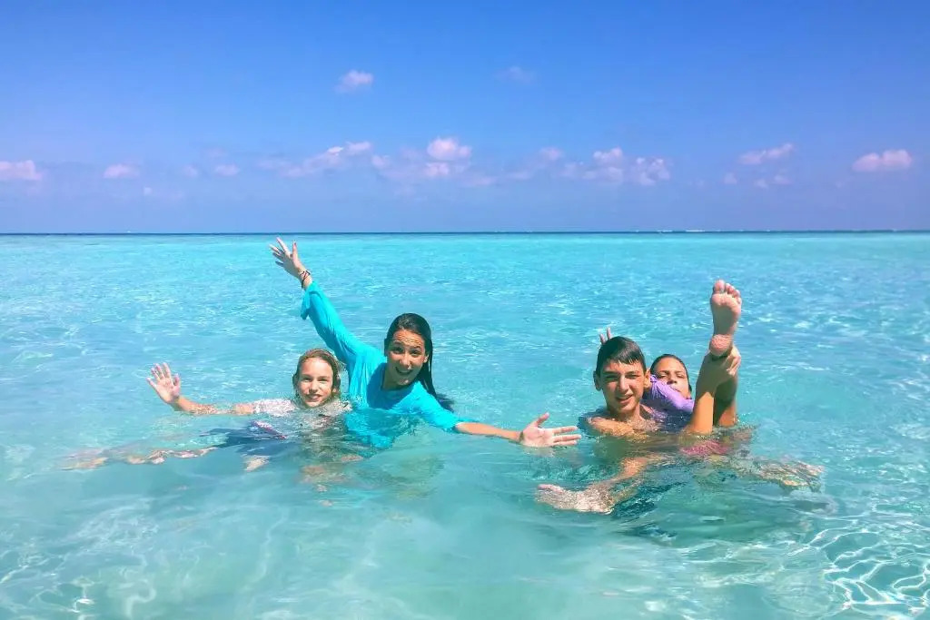 Отель Tropic Tree Hotel Maldives