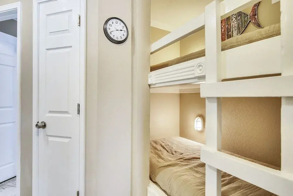 Seascape 1318 - 1 Br Condo