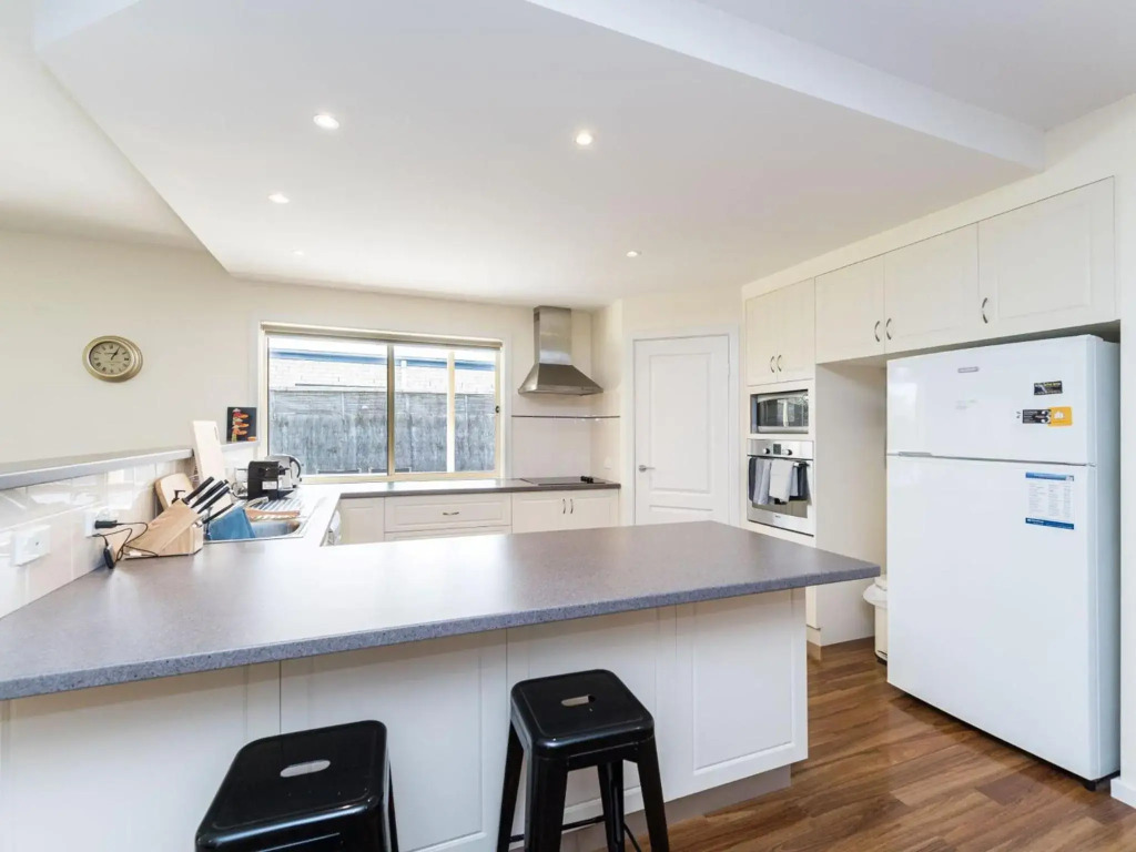 WOODLAND HEATH ESCAPE PET FRIENDLY WIFI AND LINEN Inc