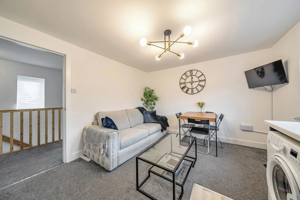 2 Bed Apartment Sleeps 3 -smart Tv -private Garden