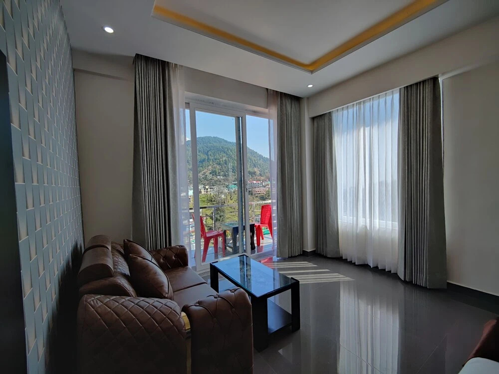 Aliza Inn And Suites By SRS Hotels