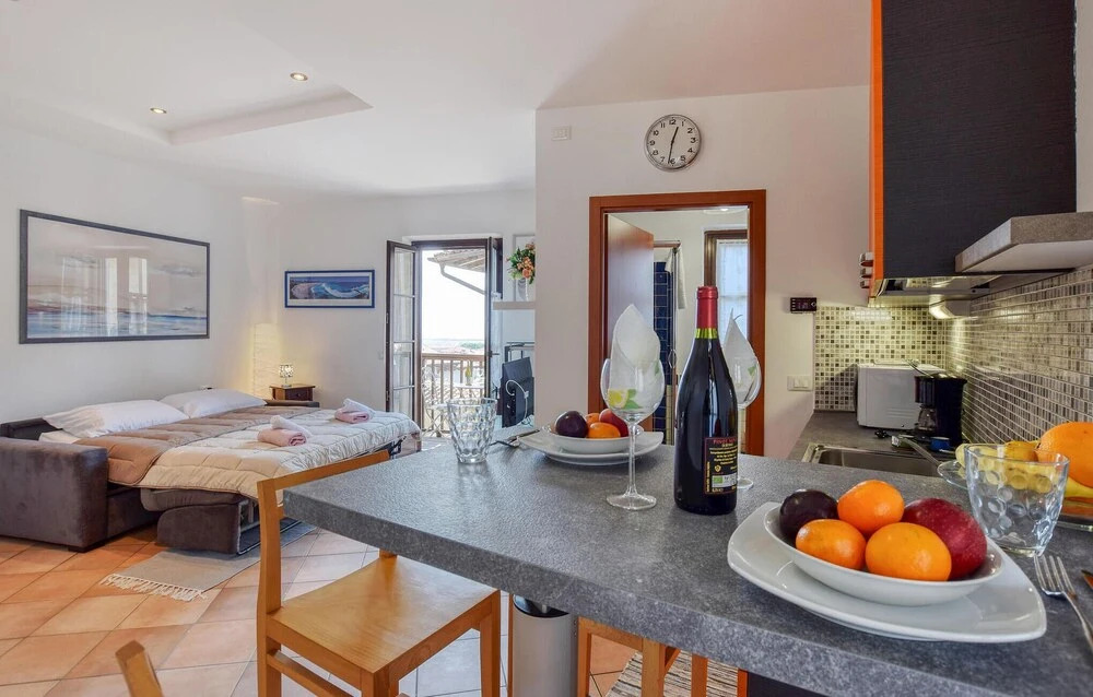 Beautiful Apartment in Vignole With Wifi