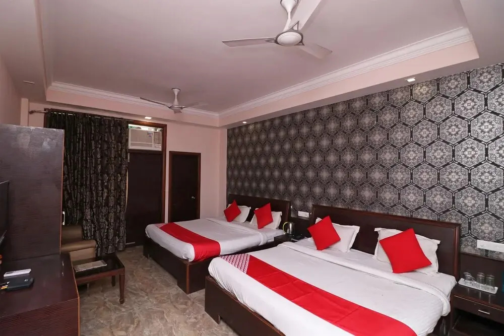 Oyo 5102 Anurag Hotel
