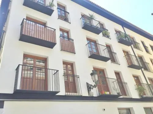Superb Central Market Apt