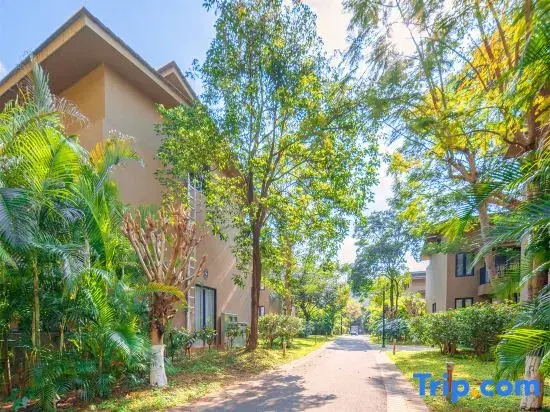 Longmen Nankunshanju Qiushuiju Private Tang Hot Spring Homestay