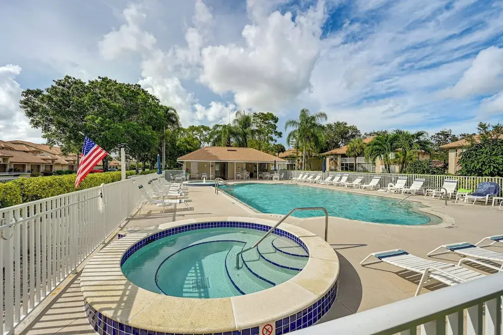Golf, Swim & Relax! Condo 8 Mi to Dtwn Naples