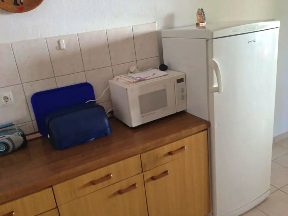 A3 - apt w. Patio, 3 min Walking From the Beach