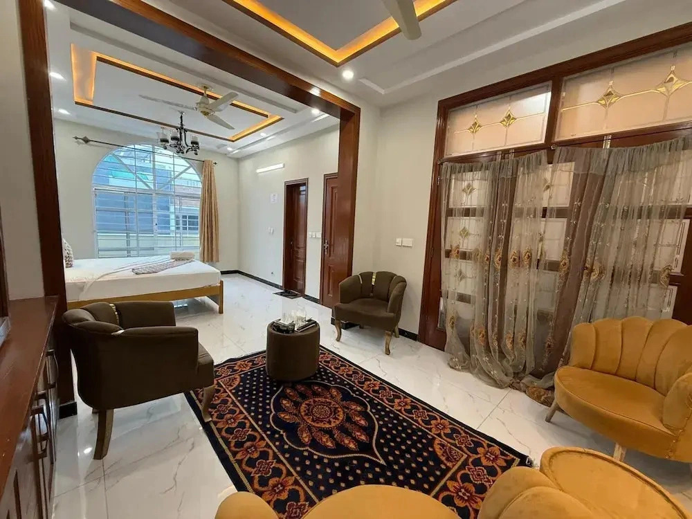 Lux Lodges Guest House