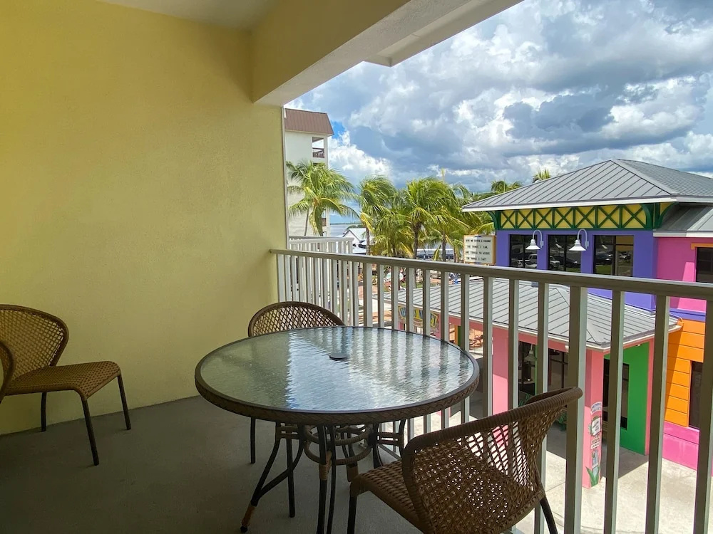 Harbour House At The Inn Unit 308 1 Bedroom Condo by RedAwning, Fort Myers Beach