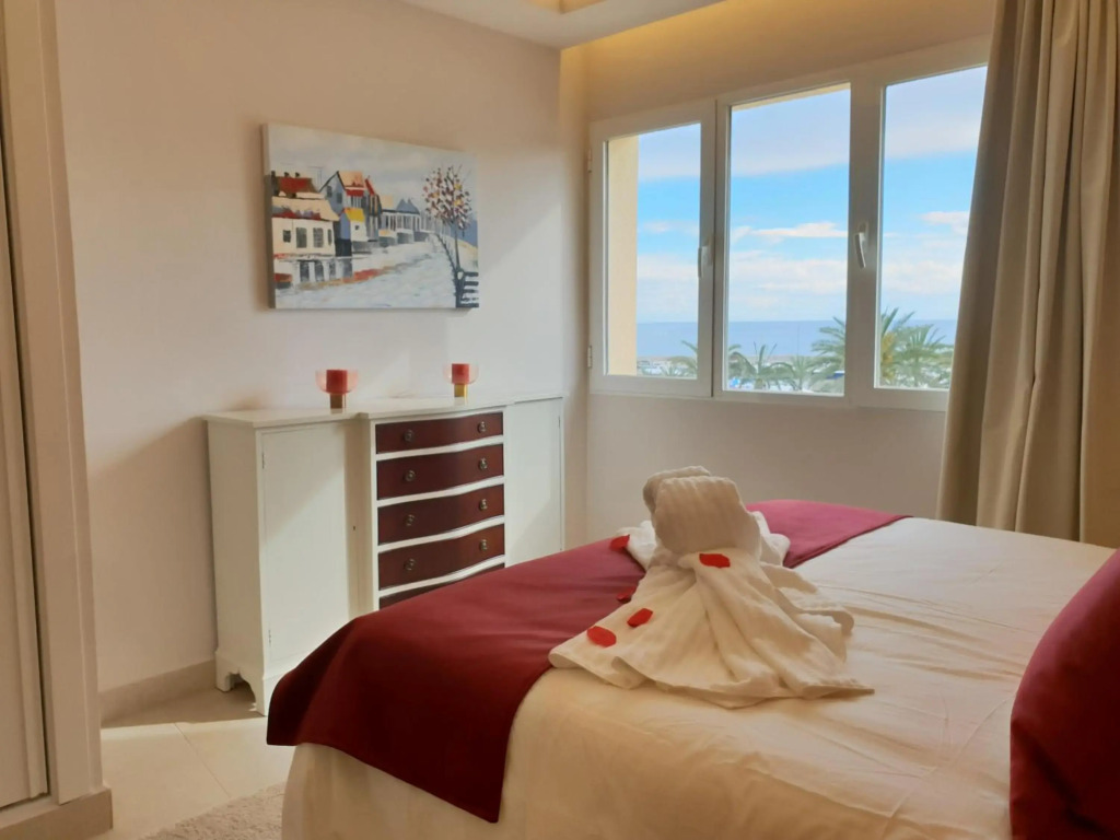 Fantastic Apartment In Front Of The Sea & Marina