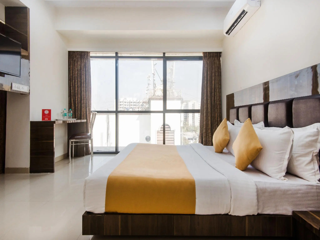 Capital O 12043 Hotel Konak