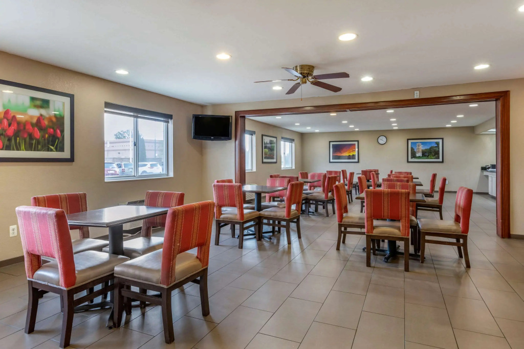 Comfort Inn & Suites Dimondale - Lansing