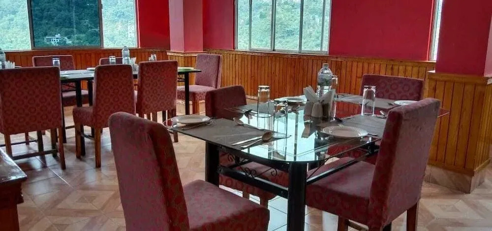 Hotel Mayal Retreat