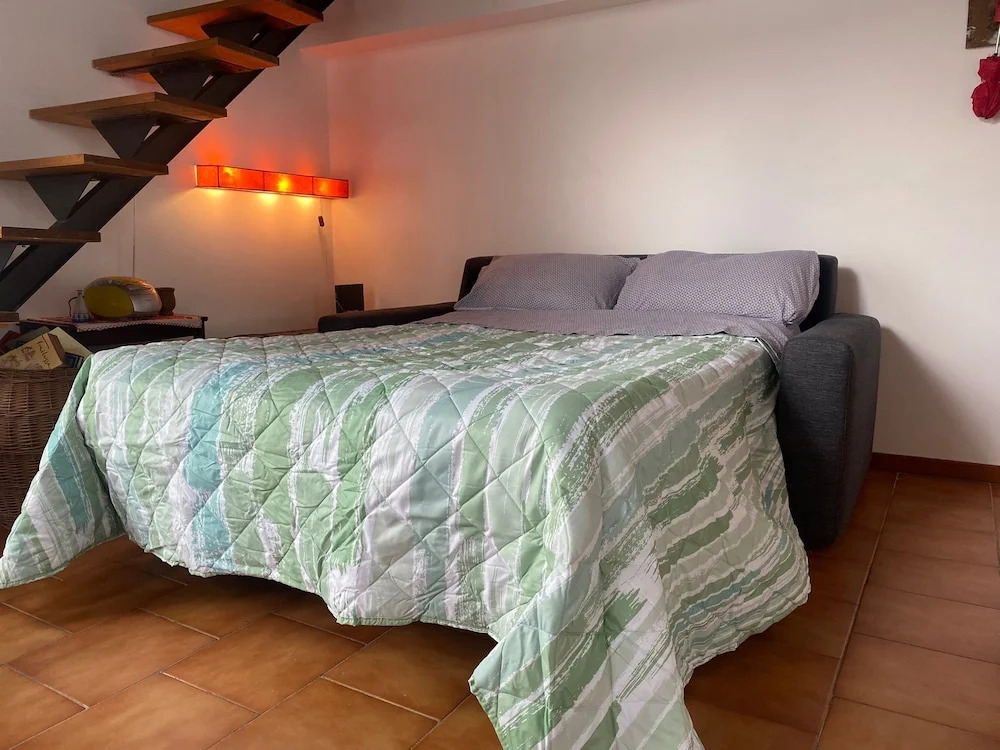 Impeccable 1-bed Studio in Napoli