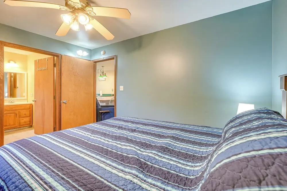 Quaint Zanesville Home w/ Game Room & Yard!