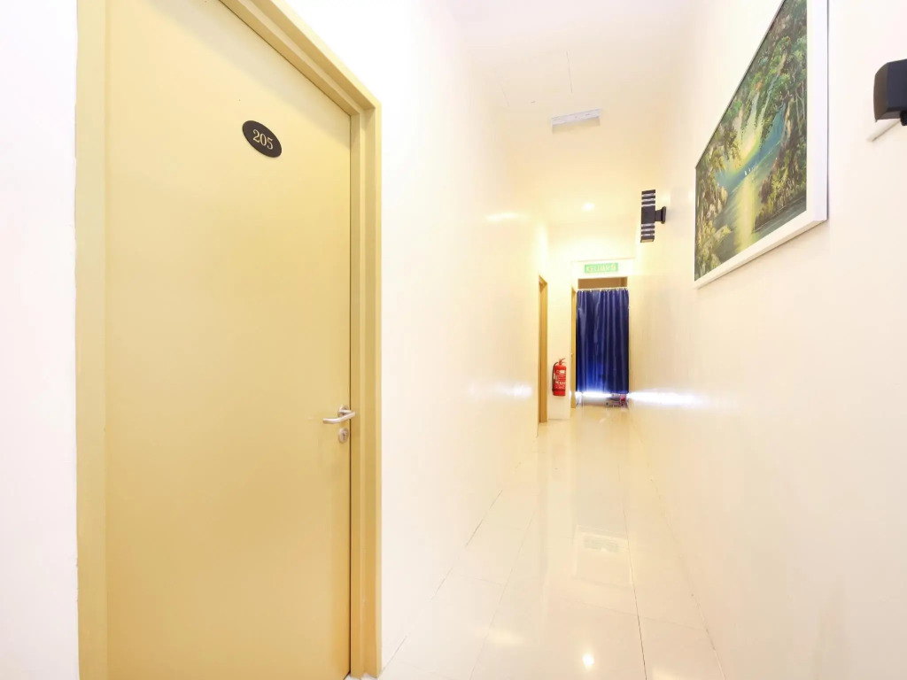 OYO 90456 Hotel Tgl