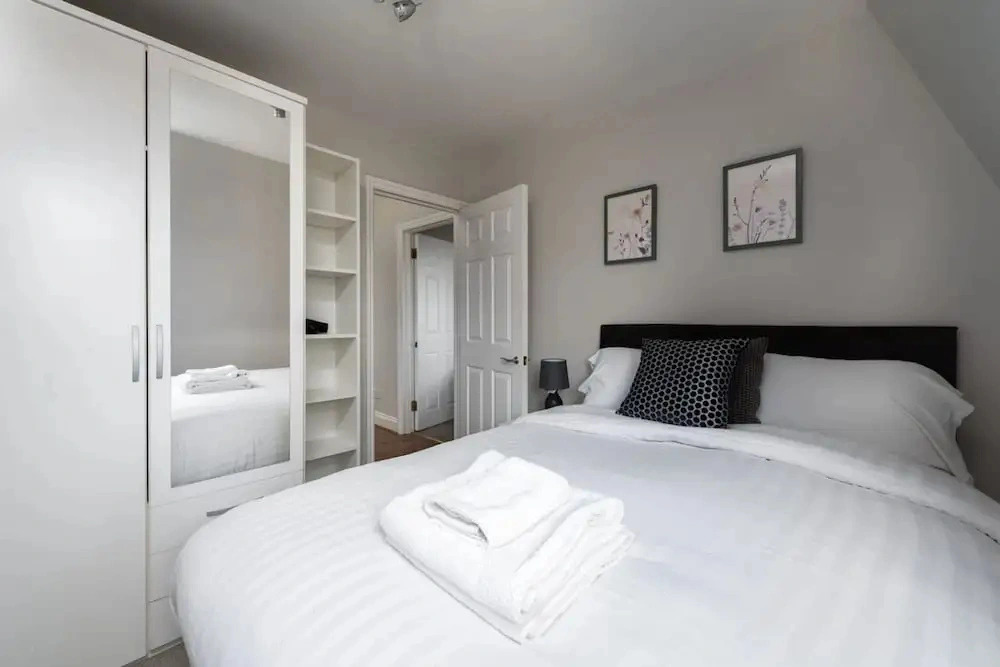 Comfy 2 Bed Flat QCE